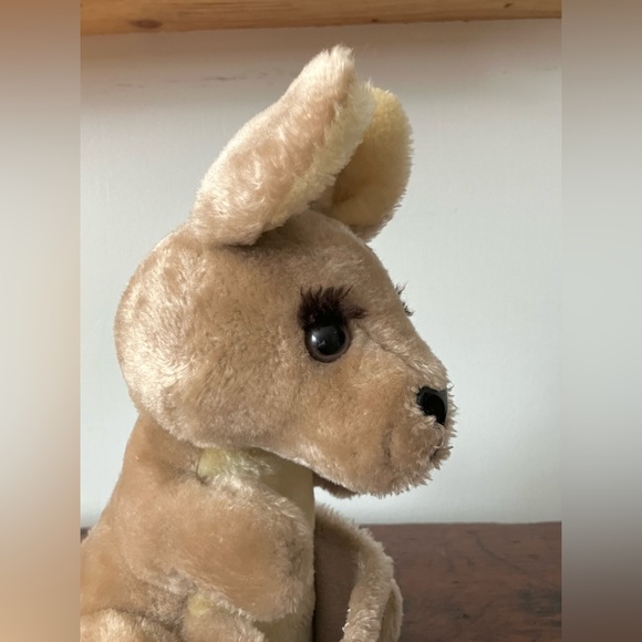 Vintage 1982 R Dakin Australian Mother Kangaroo Plush Toy - Picture 6 of 8